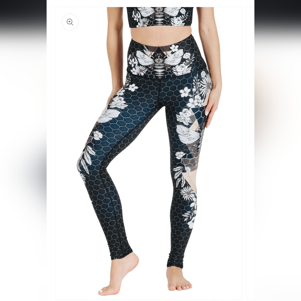 Yoga Democracy Beeloved Blackout Yoga Leggings Size Large